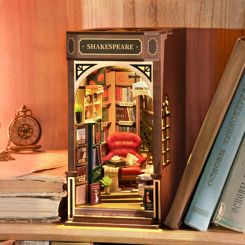Rolife DIY Book Nook Kit - Bookstore TGB07 bookshelf display scene