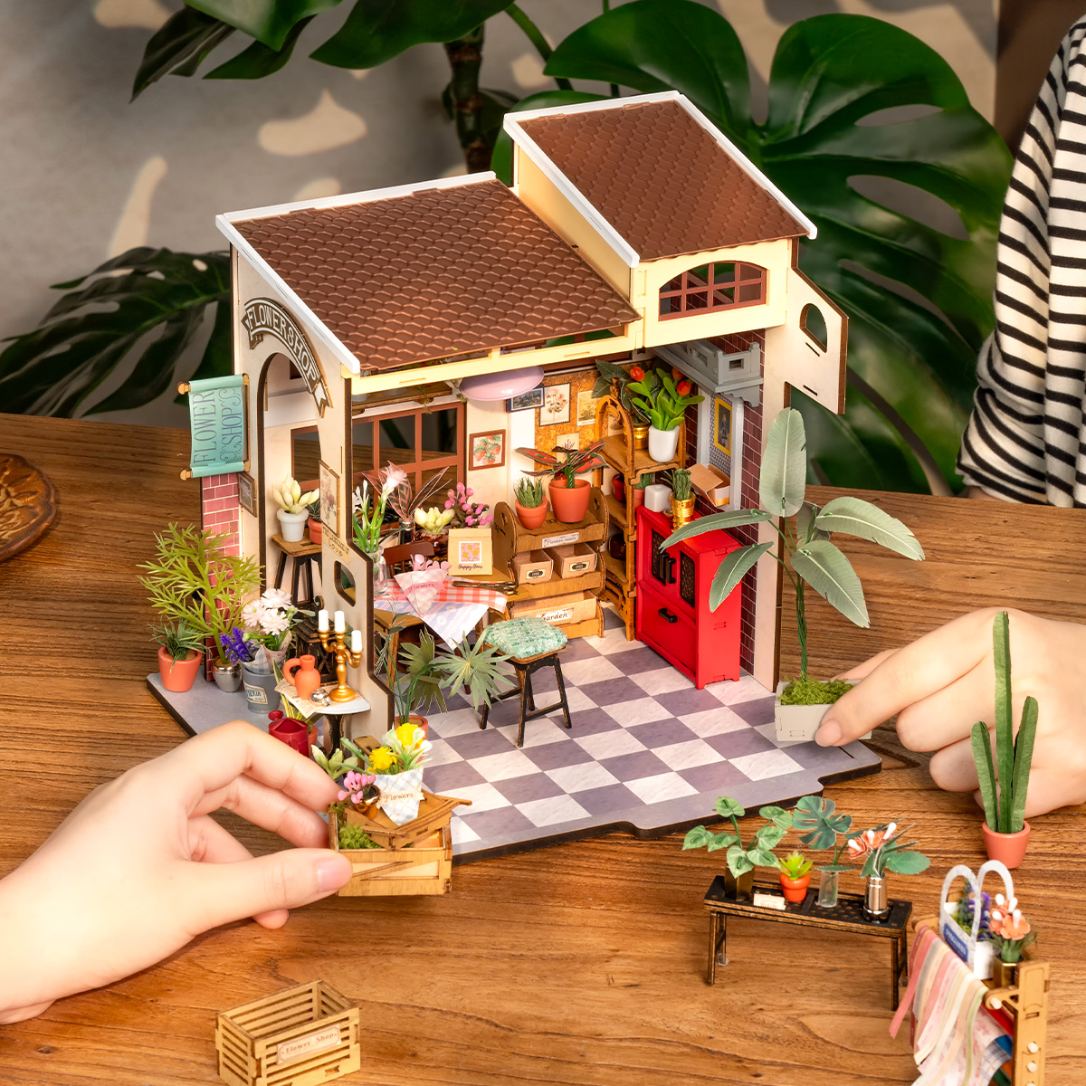Rolife DIY Miniature Dollhouse - Emily's Flower Shop DG145 display shelf detail close-up