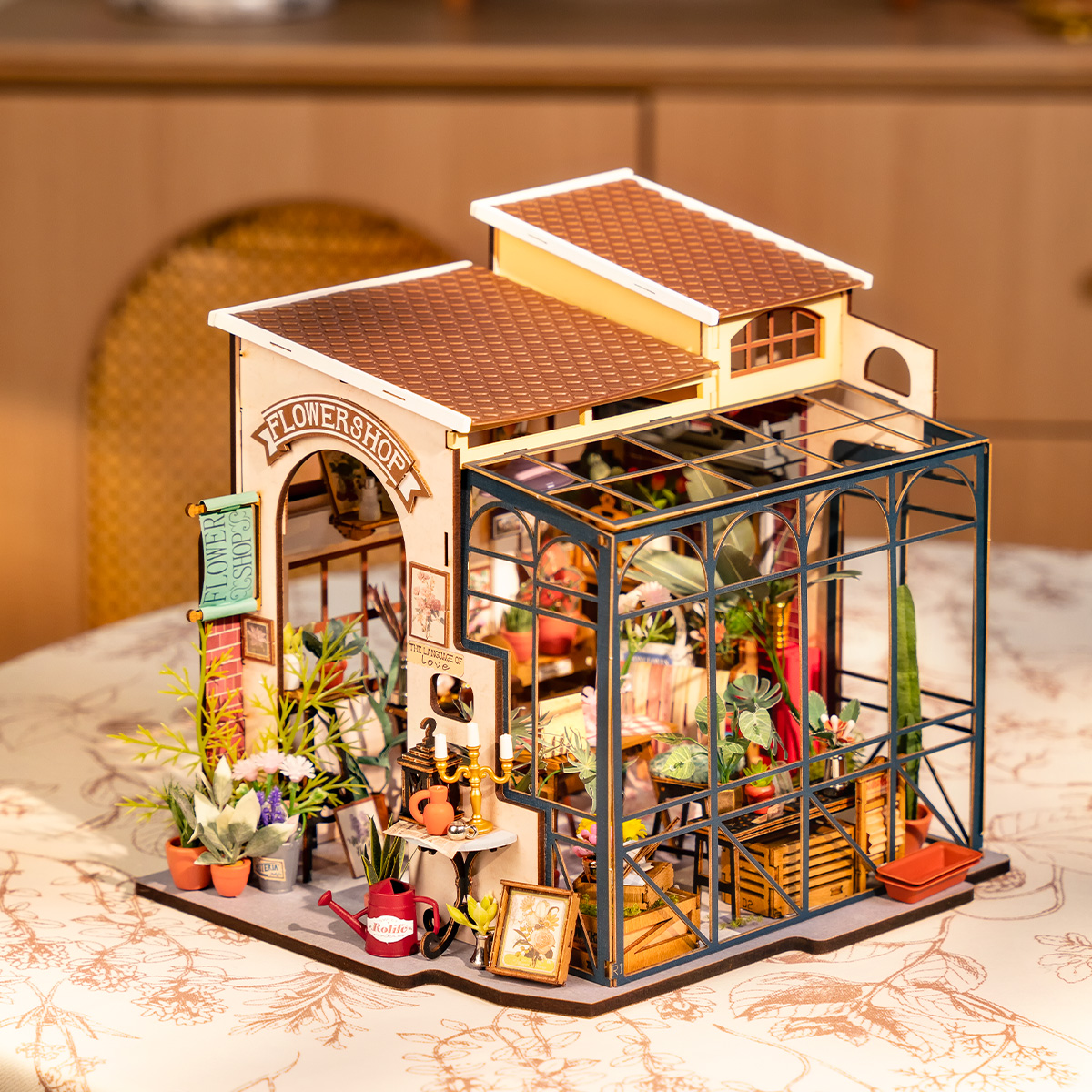 Rolife DIY Miniature Dollhouse - Emily's Flower Shop DG145 size graphic with dimensions shown