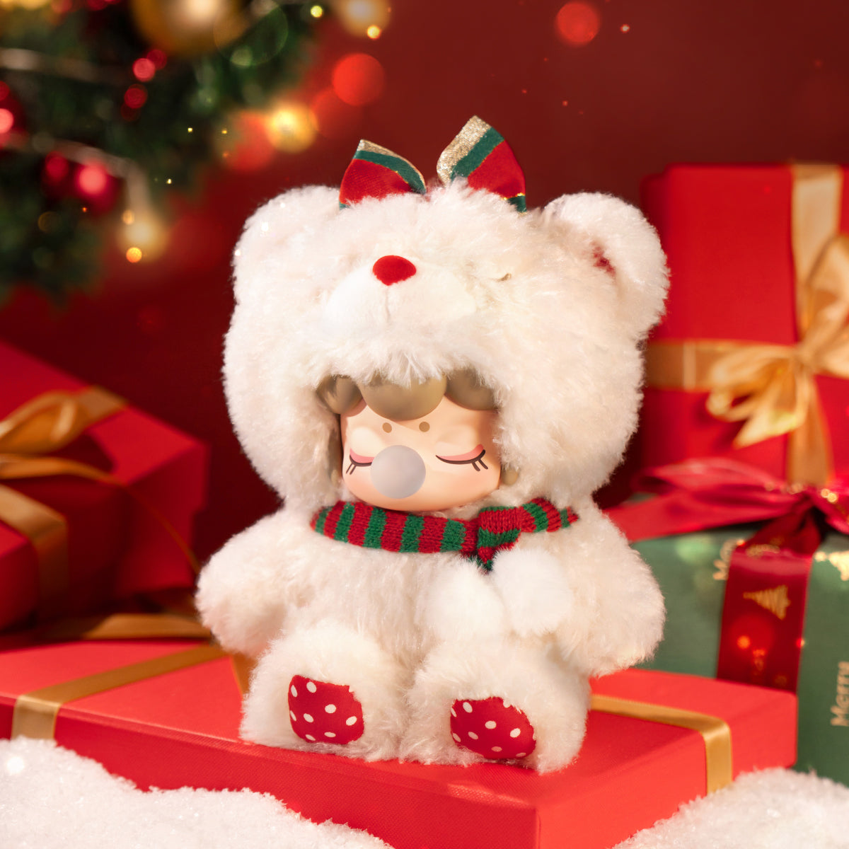 Rolife Nanci Christmas Bear plush pendant in a festive gift scene