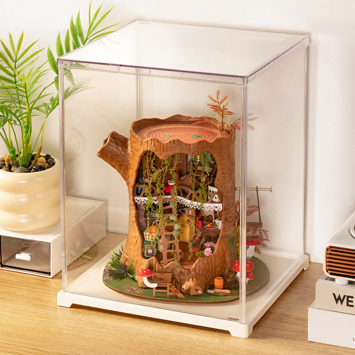 Rolife Acrylic Protection Cover Portrait Size L DF06L display box with miniature house inside
