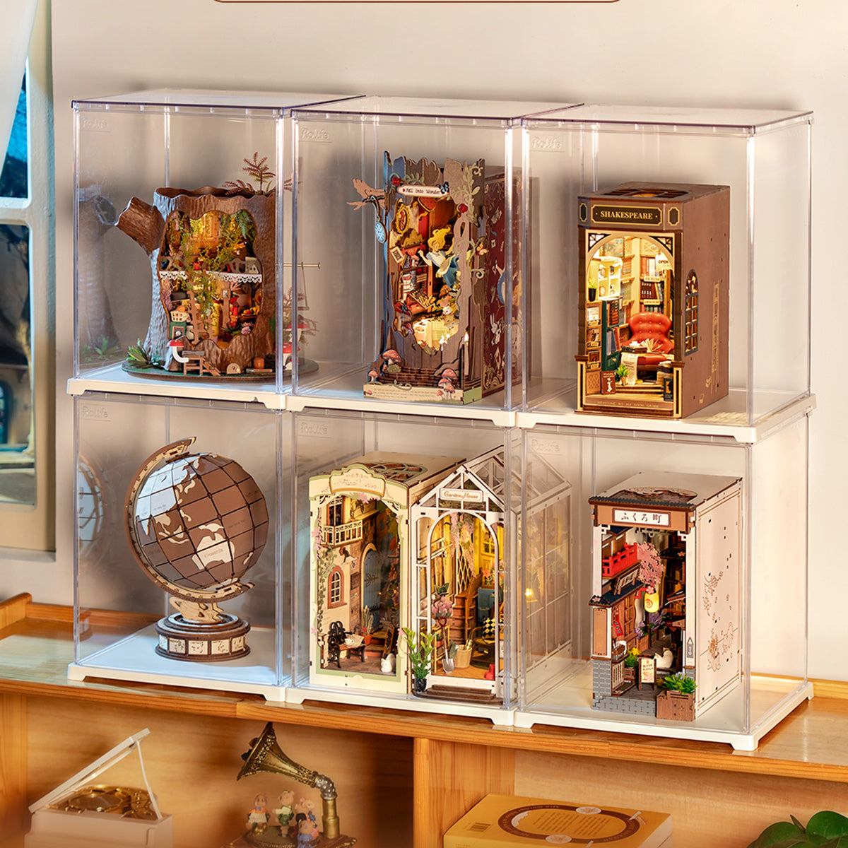 DF06L shelf display scene showing multiple display boxes