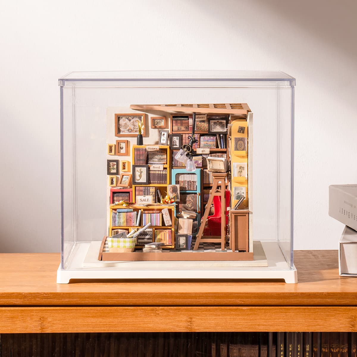 Rolife Sam's Study Library DG102 with Display Box DF03L gallery image 1