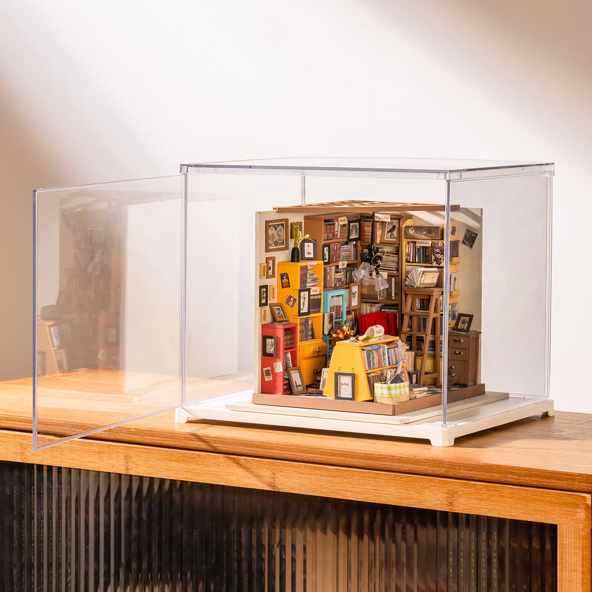 Rolife Sam's Study Library DG102 with Display Box DF03L gallery image 3