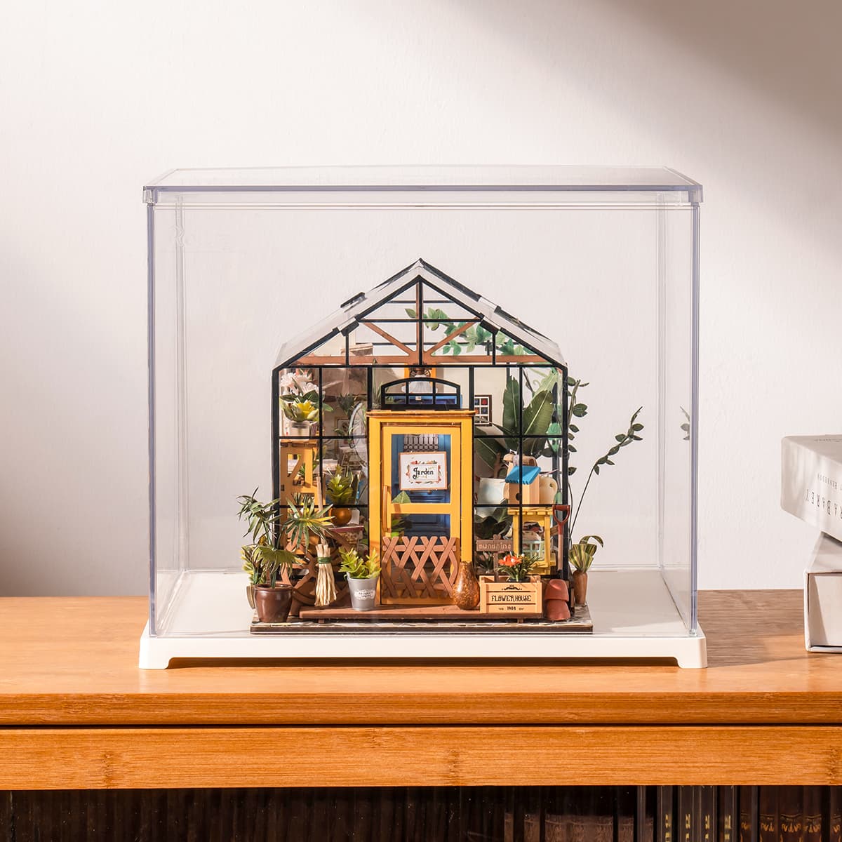 Rolife Cathy's Flower House DG104 with Display Box DF03L gallery image 1