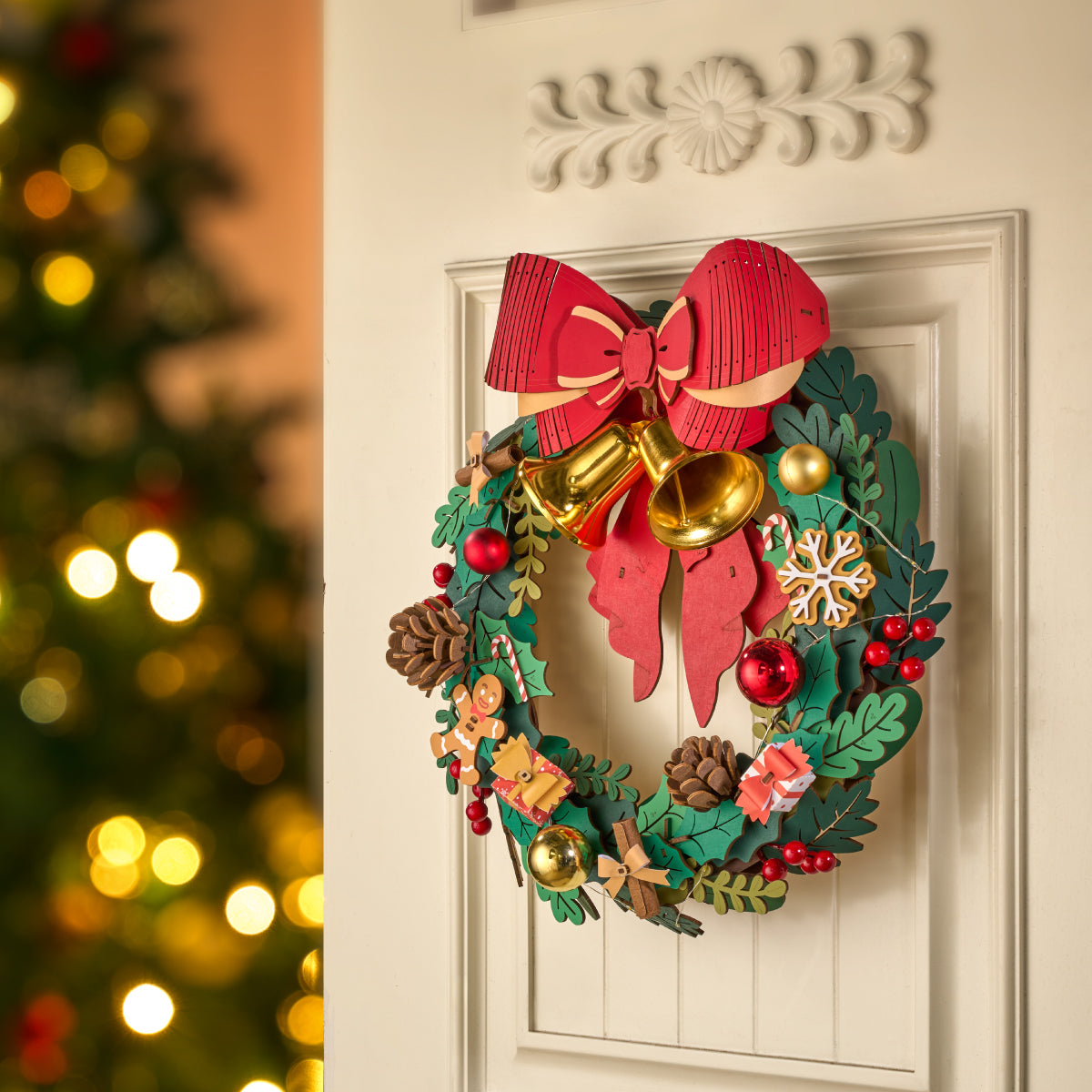 Christmas Wreath TGL04 hanging display scene on a white door