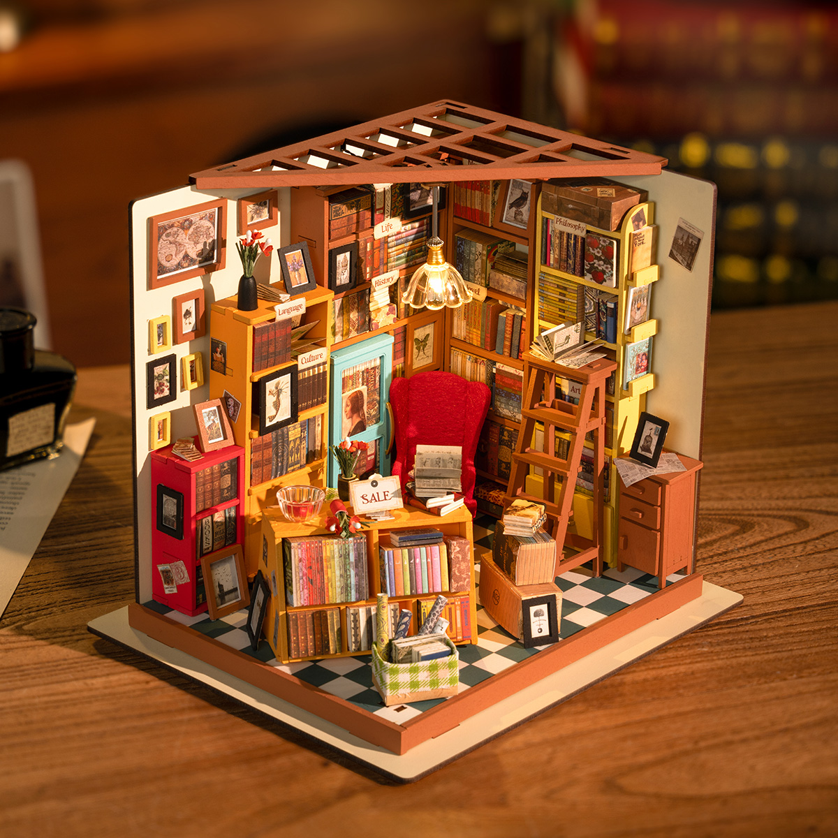 Rolife DIY Miniature Dollhouse- Sam's Study DG102 tabletop display scene