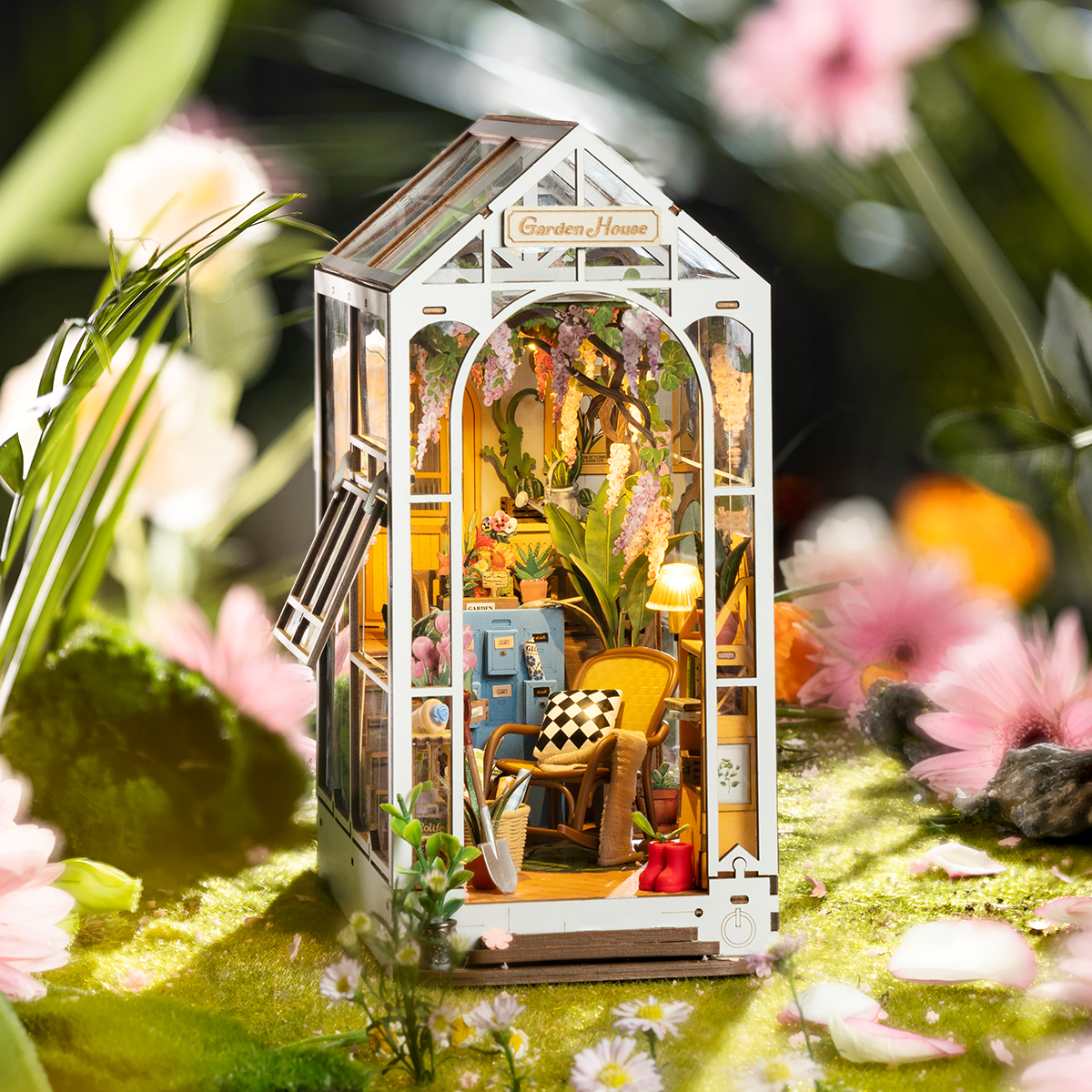 Rolife DIY Book Nook Kit - Holiday Garden House TGB06 outdoor garden display scene