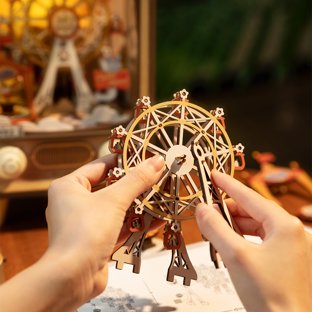 Rolife DIY Music Box Puzzle - Sunset Carnival AMT01 ferris wheel assembly close-up