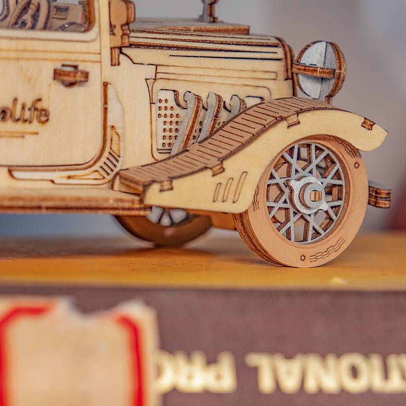 Close-up of the Rolife Vintage Car front fender and wheel details
