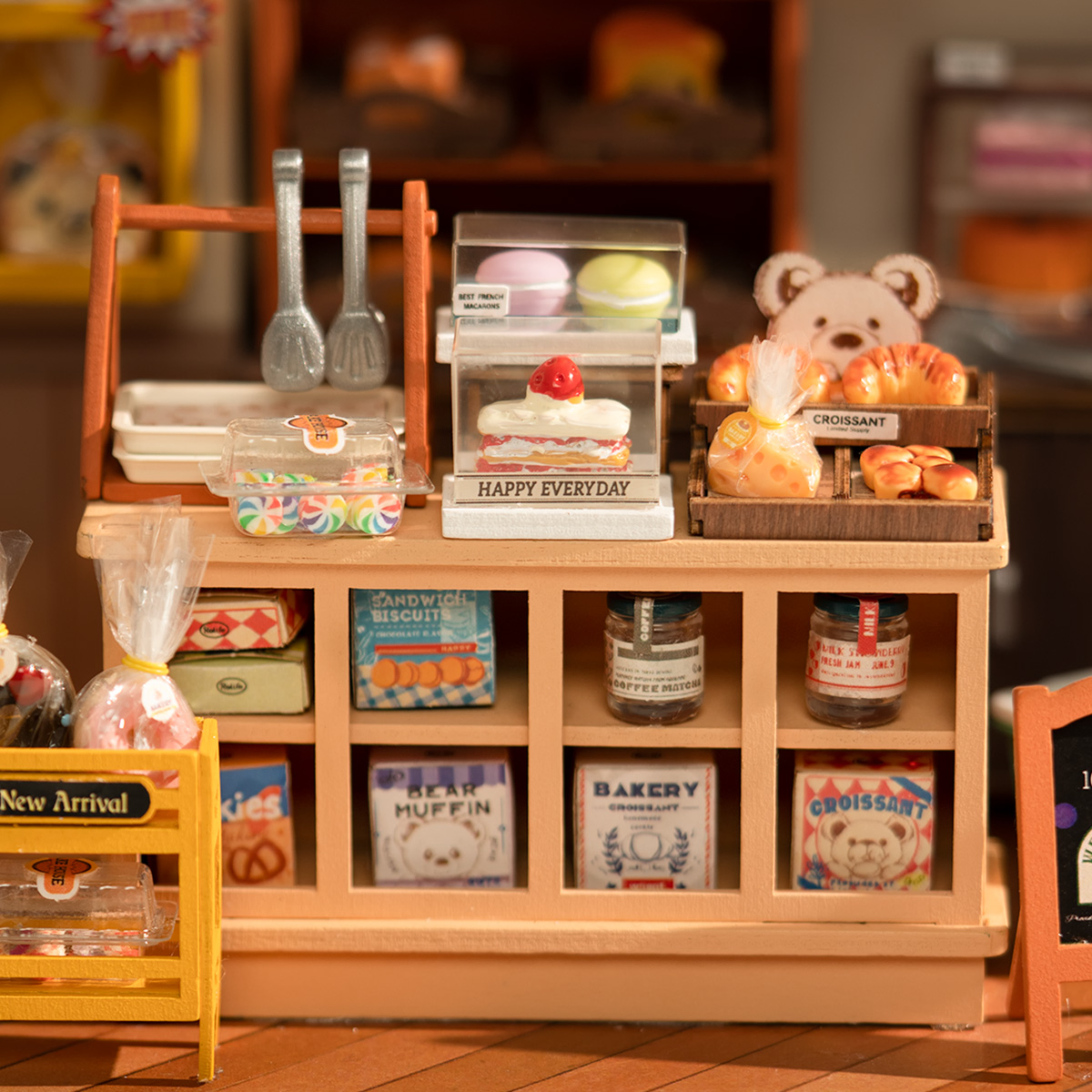 Rolife DIY Miniature House - Becka's Baking House DG161 bakery display counter detail close-up